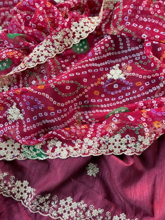 Mehroon Redish bhandani with Cut work Zari Border