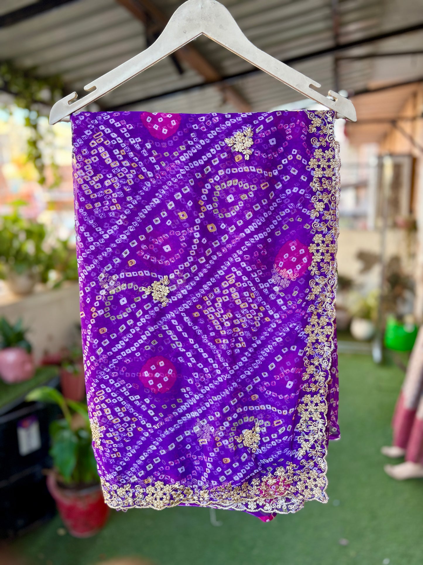 Purple bhandani with Cut work Zari Border