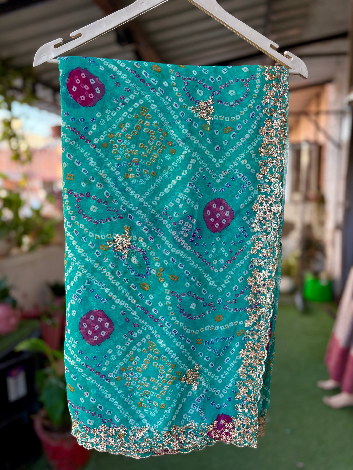 Rama green bhandani with Cut work Zari Border