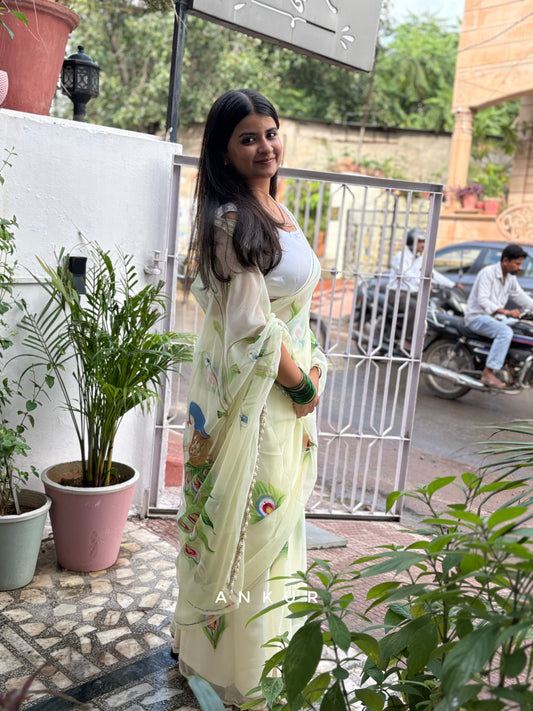 Off White Peacock Brush Paint