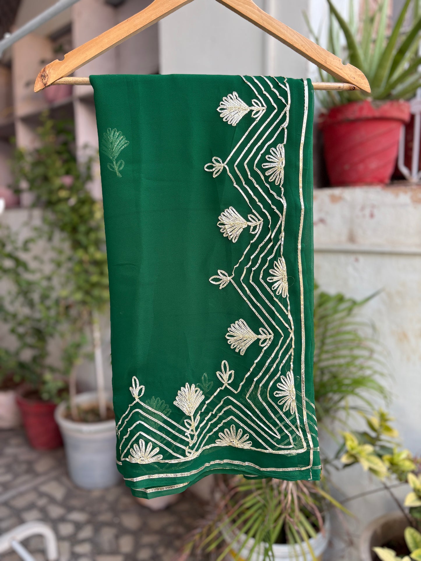 Green M Single Gota Anvi