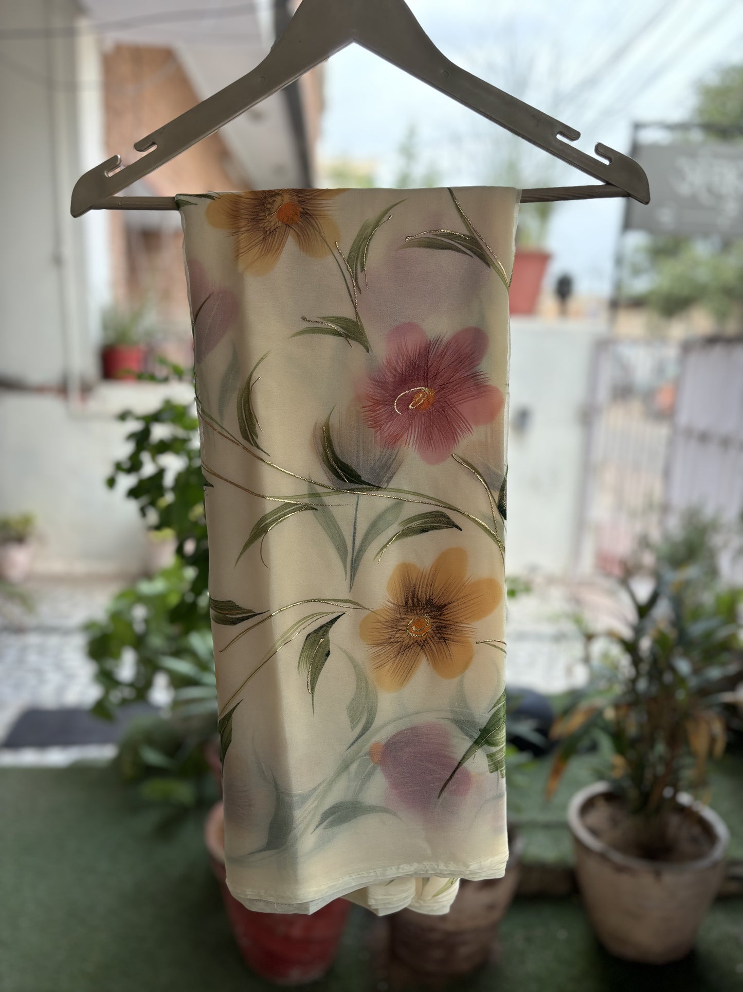 Creamy white Brush Paint