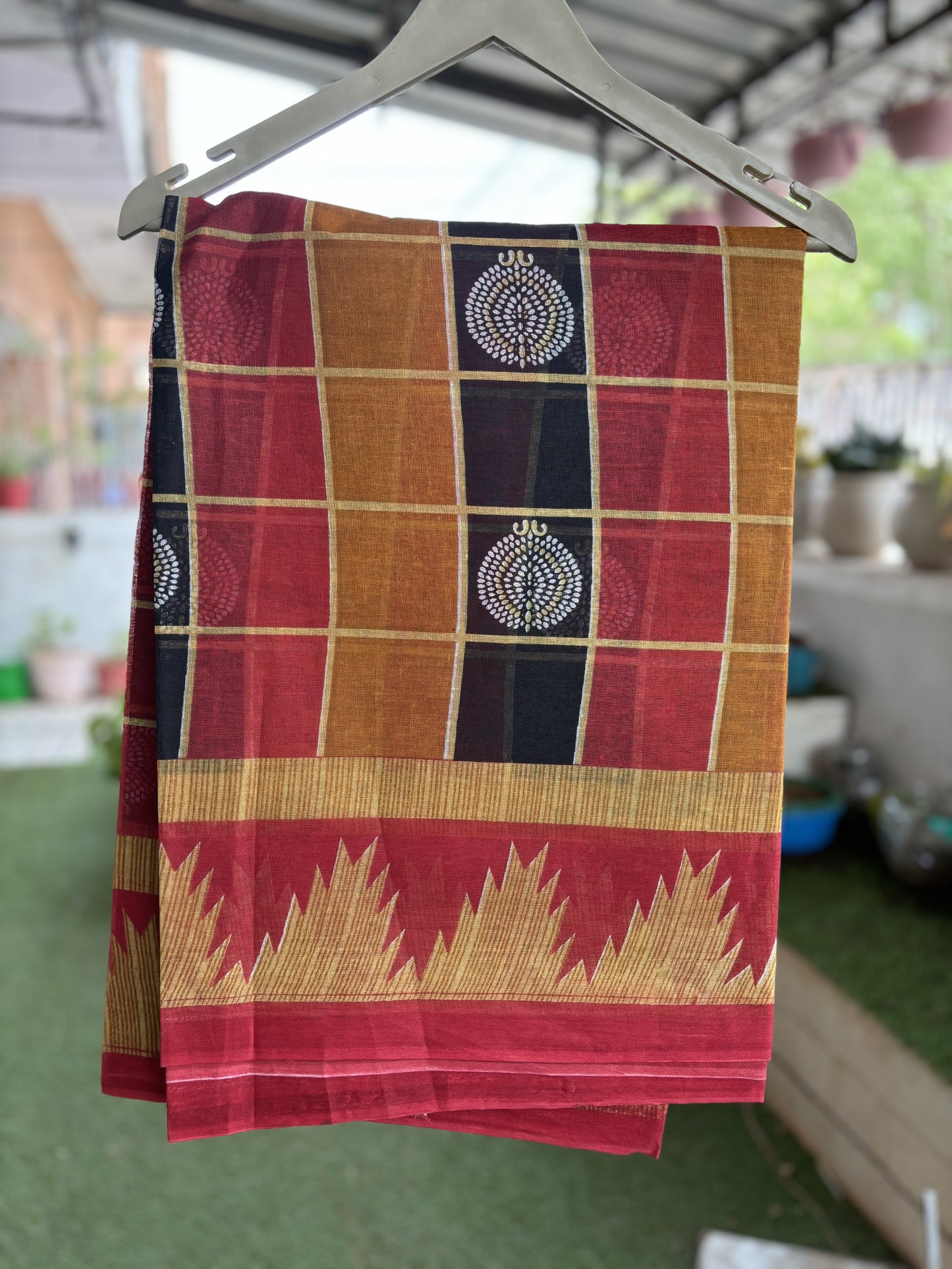 Mehroon checks Cotton saree