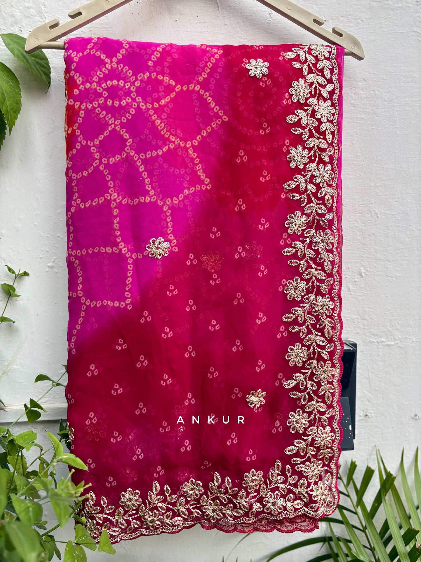 Shaded Bandhani Rani Gewar Nagina