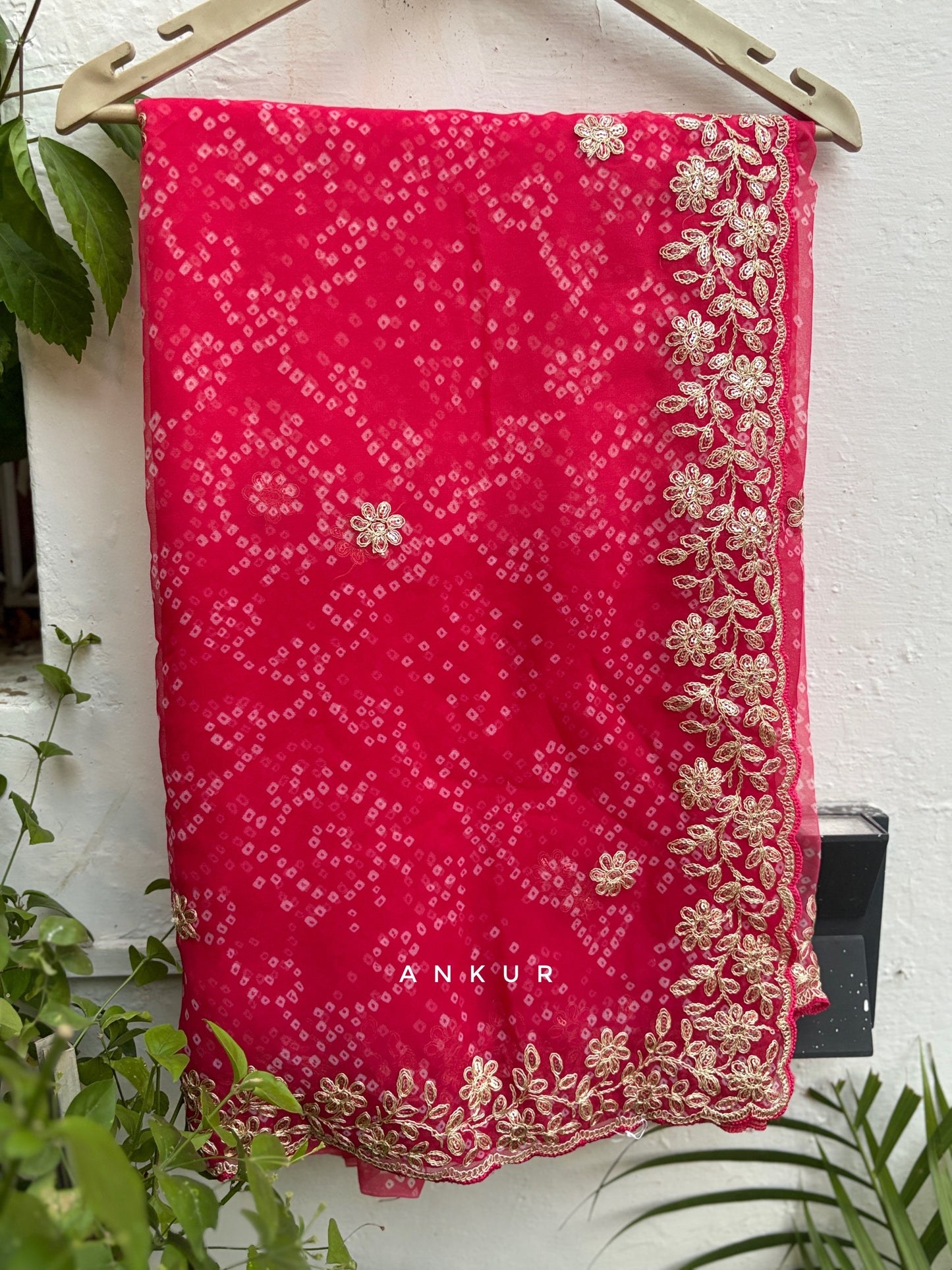 Shaded Bandhani Rani Nagina