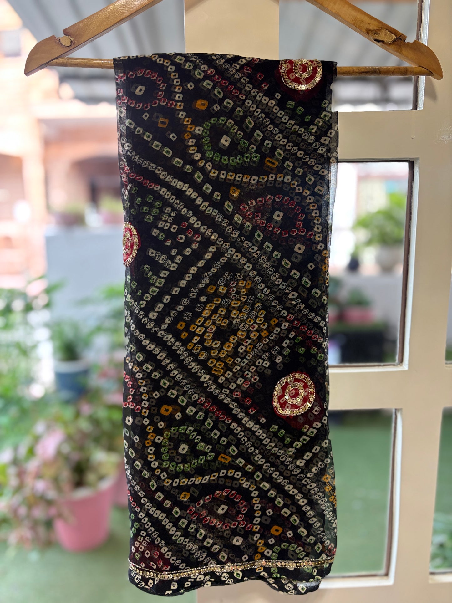 Noor-e-kala Badhani zari work Suhani