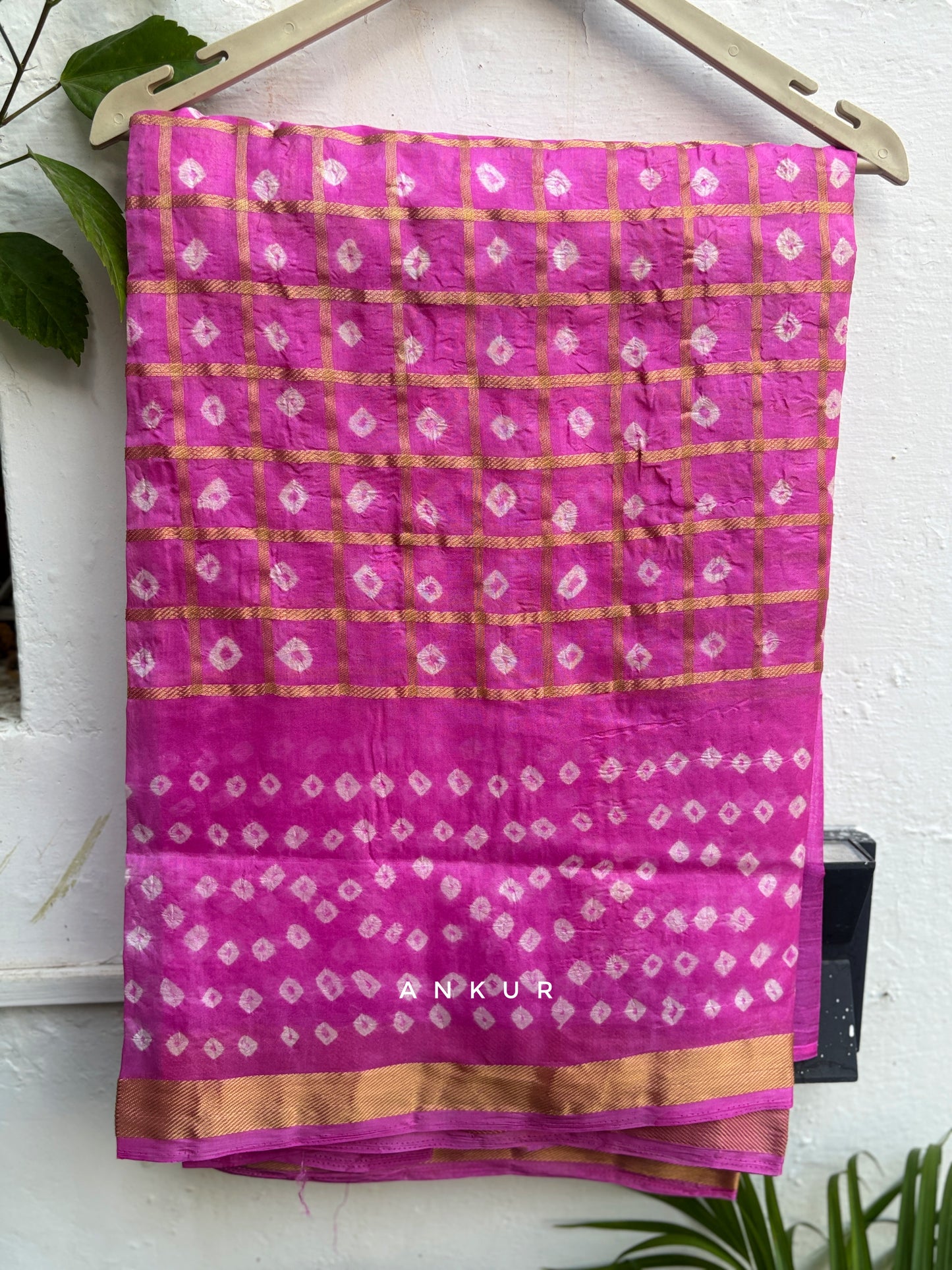 Gulabi Ghoomar Silk Bandhani