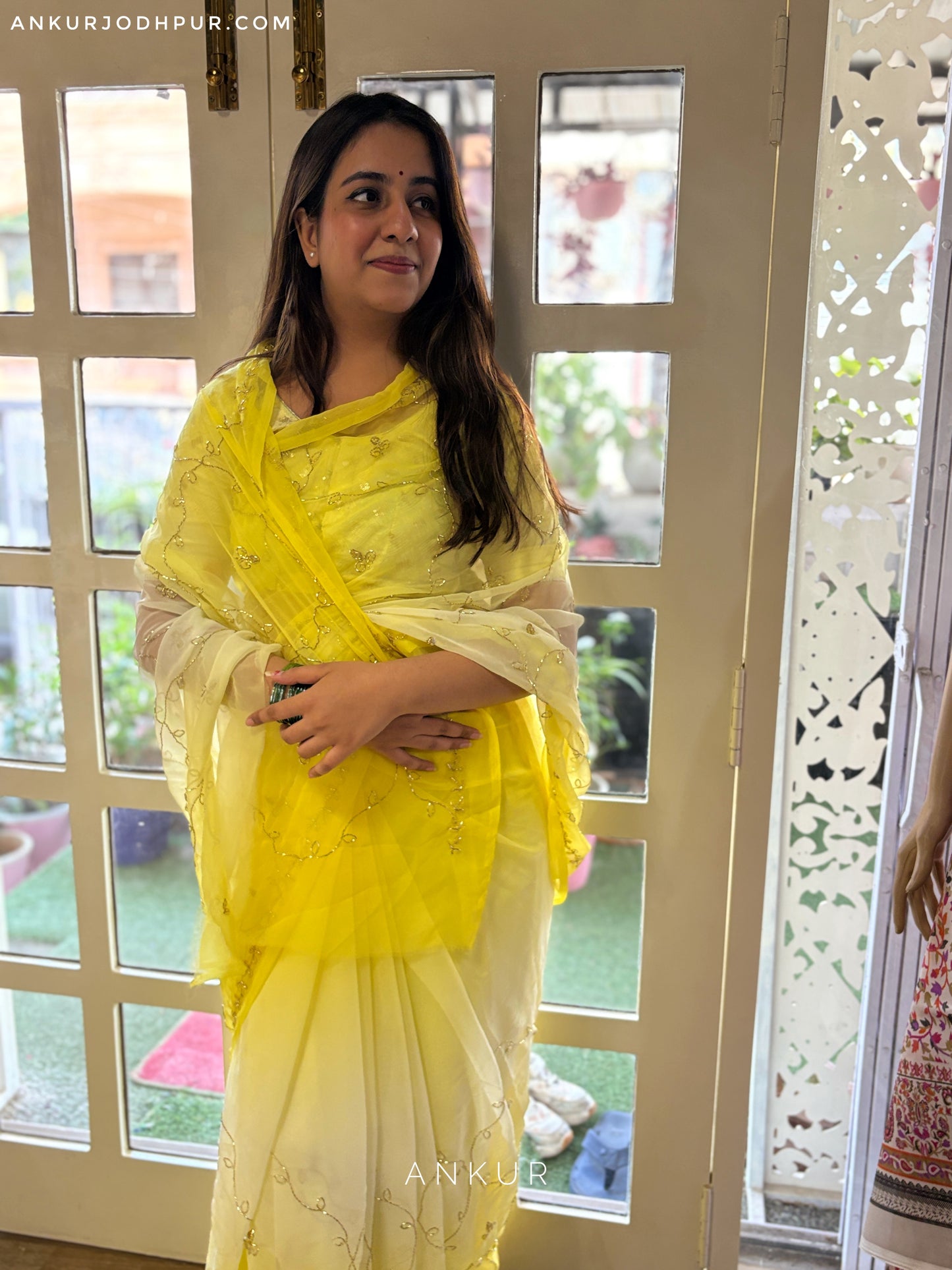 Sunheri Lemon cut dana Suhani