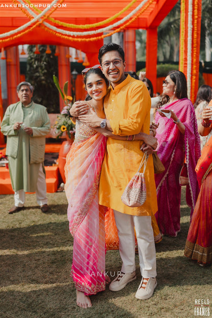 Shaded Lehriya Orange to Gulabi Nagina