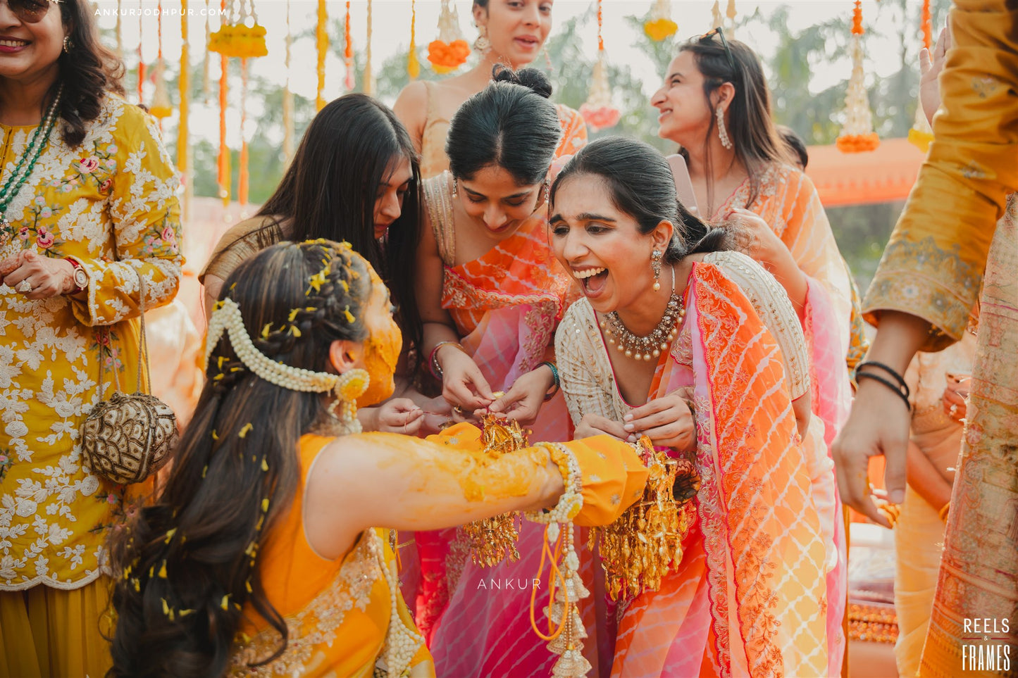 Shaded Lehriya Orange to Gulabi Nagina
