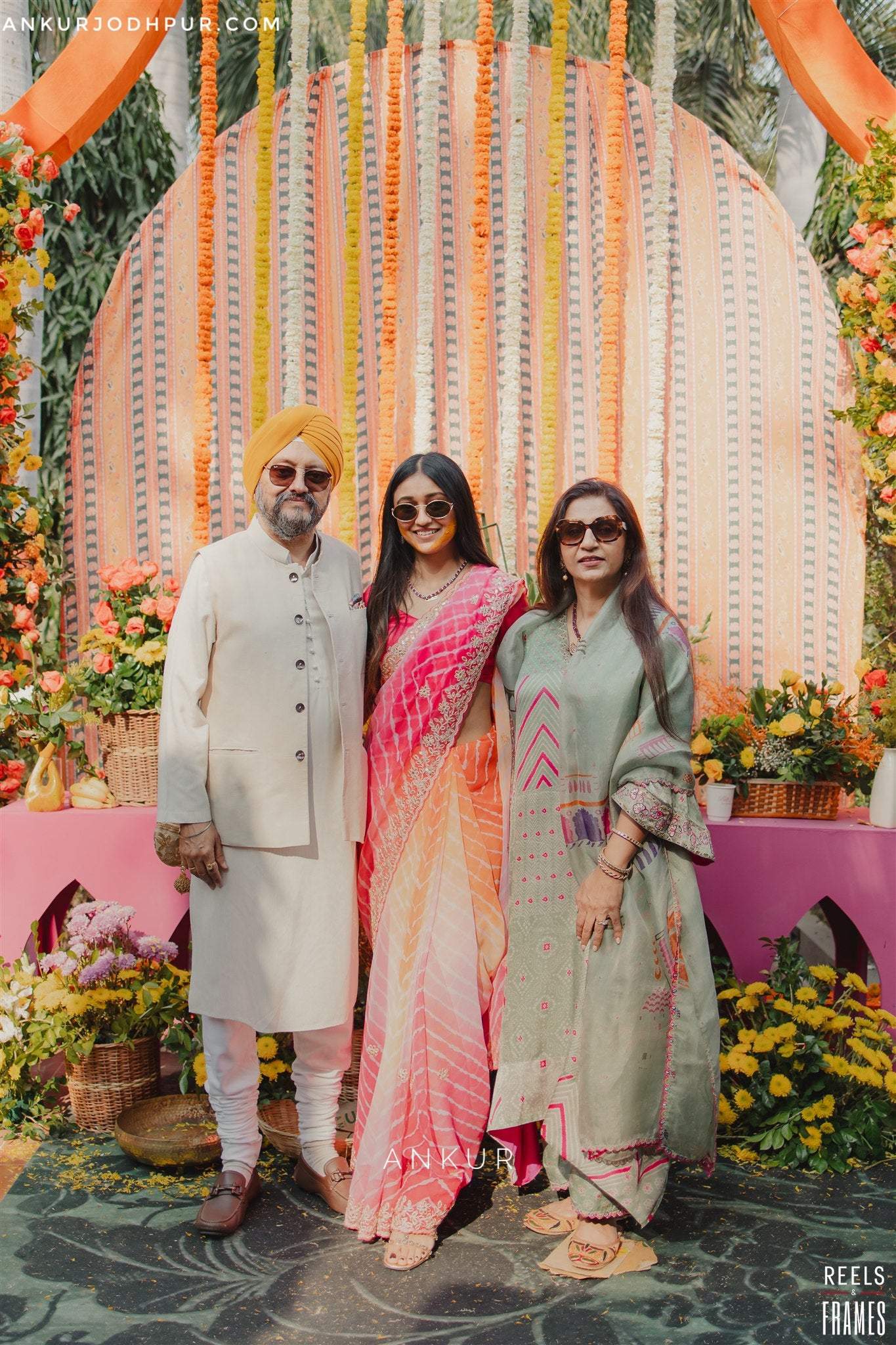 Shaded Lehriya Orange to Gulabi Nagina