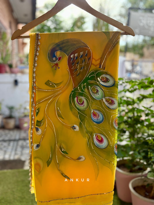 Nautral Yellow Peacock Brush Paint