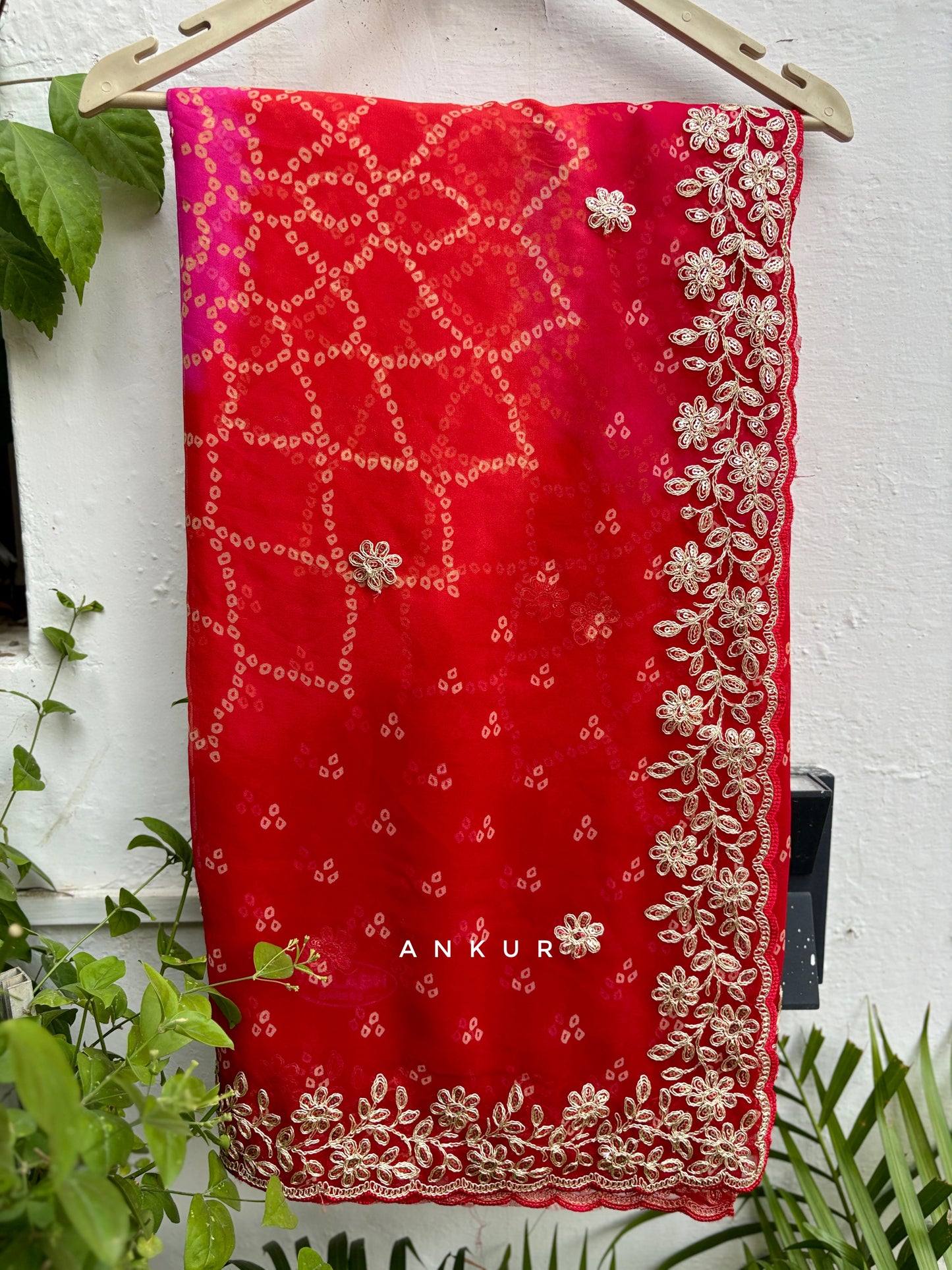 Shaded Bandhani Red Gewar Nagina