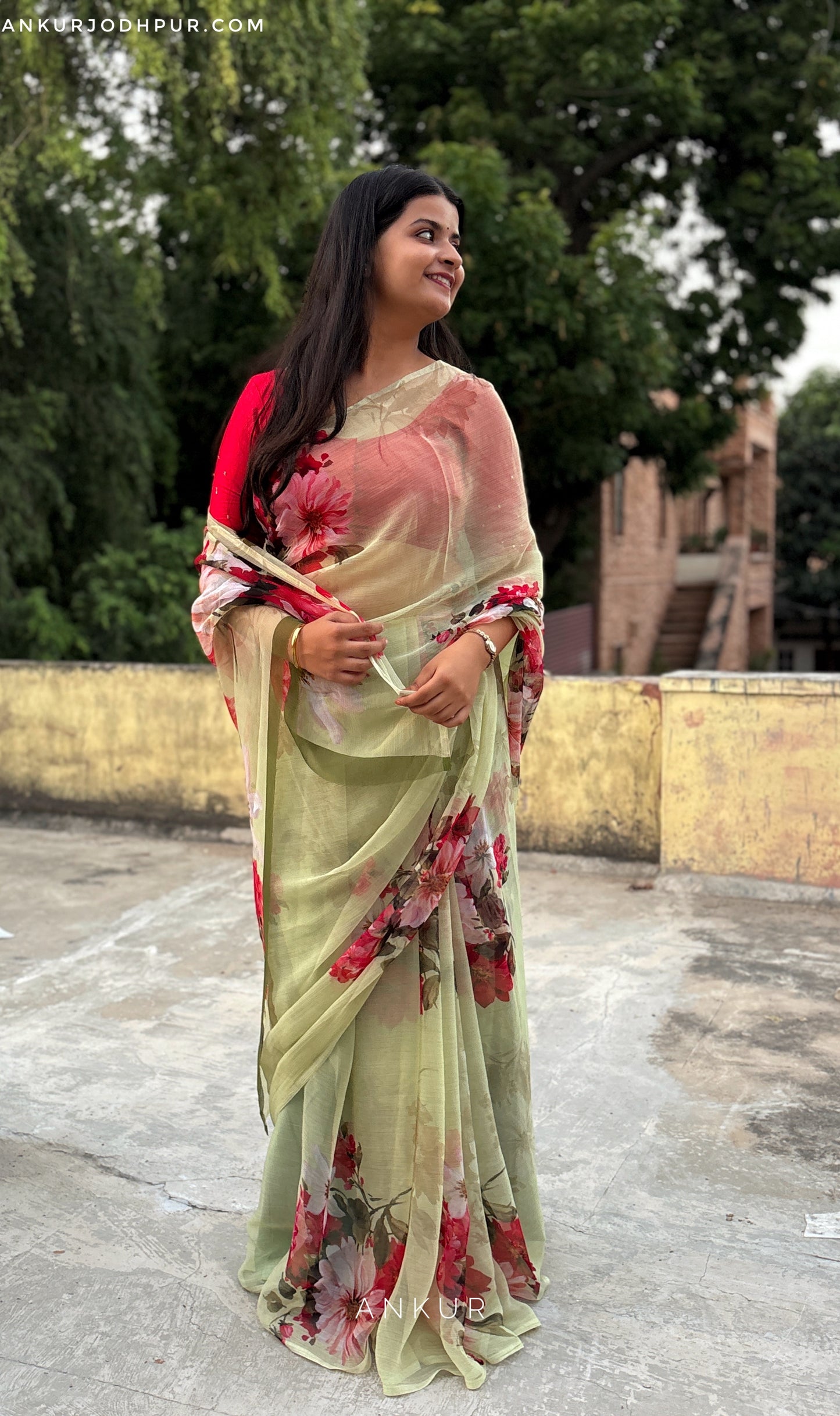 Sunehri Baagh Vintage Isha Chiffon