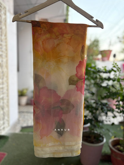 White to Yellow Flower Print