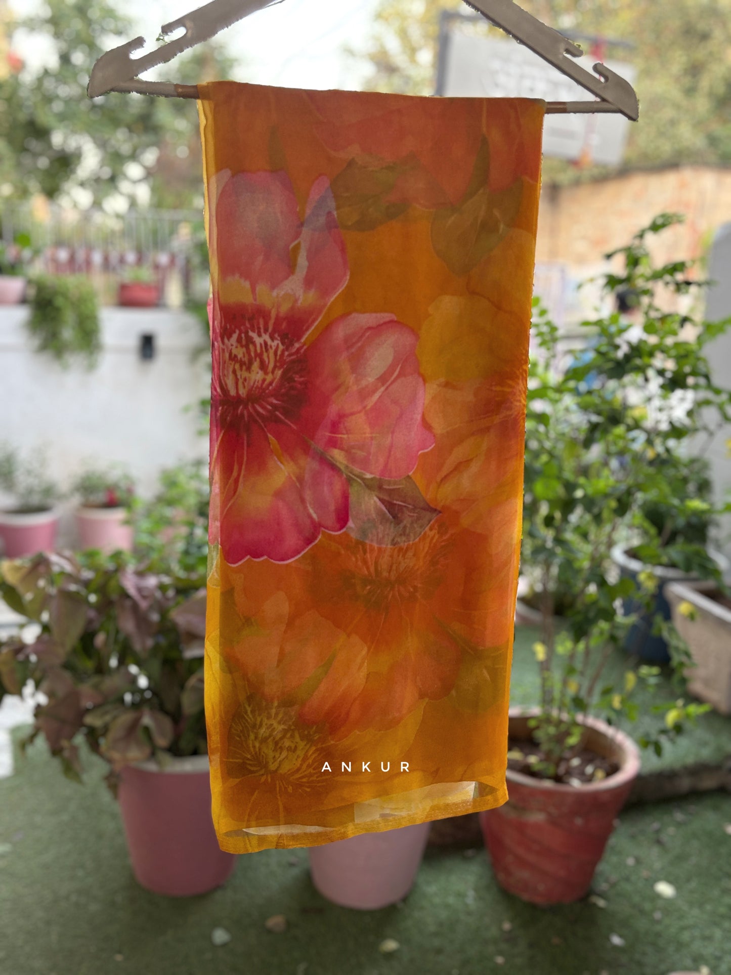 White to Yellow Flower Print